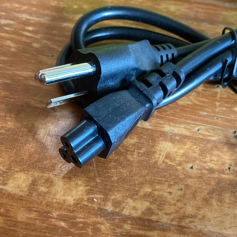 NIB Tolin notebook AC power adapter